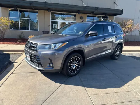 Photos of 2018 Toyota Highlander SE for sale in Littleton, CO at AutoTrek