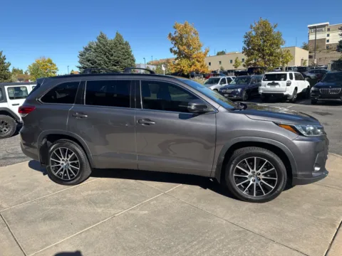 More photos of 2018 Toyota Highlander SE at AutoTrek, CO