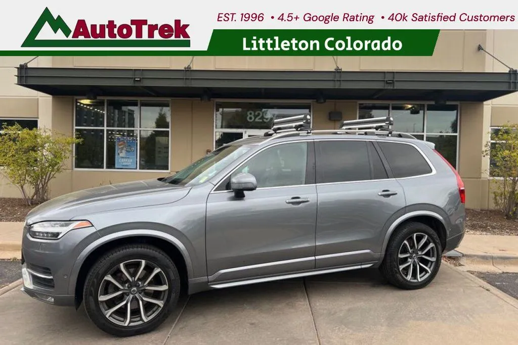2016 Volvo XC90 T6 Momentum