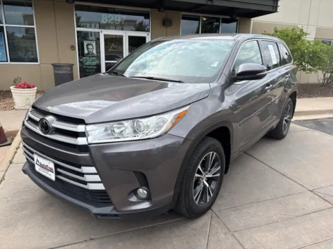 Photos of 2018 Toyota Highlander LE for sale in Littleton, CO at AutoTrek