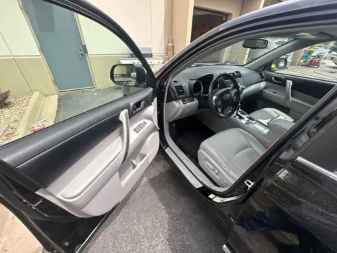More photos of 2012 Toyota Highlander at AutoTrek, CO
