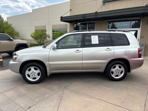 Another view of 2005 Toyota Highlander for sale in Littleton, CO at AutoTrek