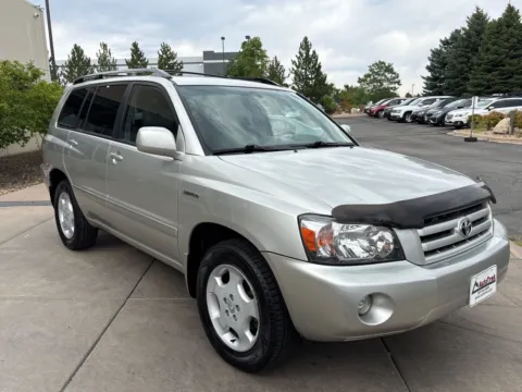 More photos of 2005 Toyota Highlander at AutoTrek, CO