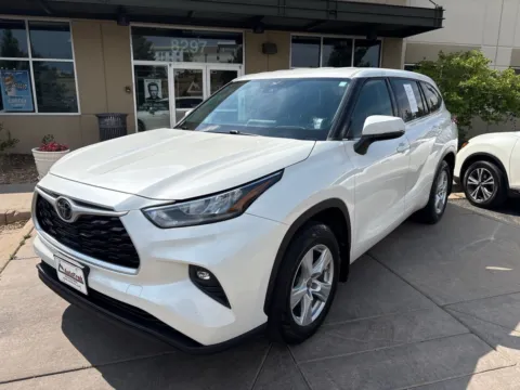 Photos of 2020 Toyota Highlander LE for sale in Littleton, CO at AutoTrek