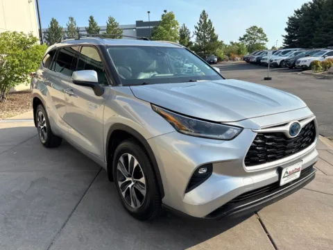 More photos of 2021 Toyota Highlander Hybrid XLE at AutoTrek, CO
