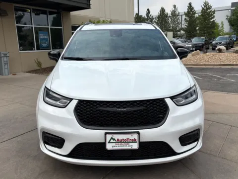 More photos of 2023 Chrysler Pacifica Limited at AutoTrek, CO