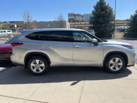 More photos of 2021 Toyota Highlander LE at AutoTrek, CO