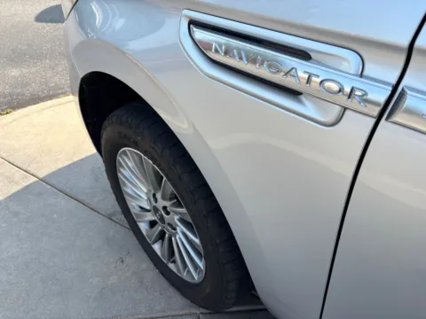 More photos of 2019 Lincoln Navigator at AutoTrek, CO