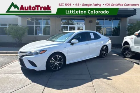 White 2019 Toyota Camry Hybrid SE for sale in Littleton, CO