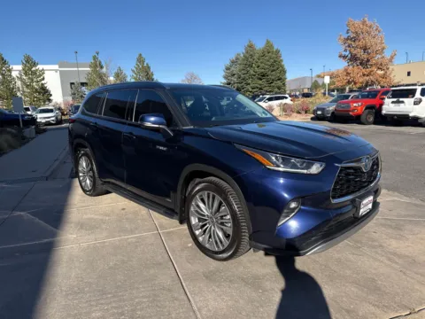 More photos of 2020 Toyota Highlander Hybrid Platinum at AutoTrek, CO