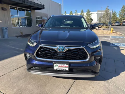 Another view of 2020 Toyota Highlander Hybrid Platinum for sale in Littleton, CO at AutoTrek