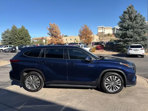 More photos of 2020 Toyota Highlander Hybrid Platinum at AutoTrek, CO