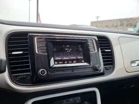 More photos of 2017 Volkswagen Beetle 1.8T S at Dorsett Hyundai, IN