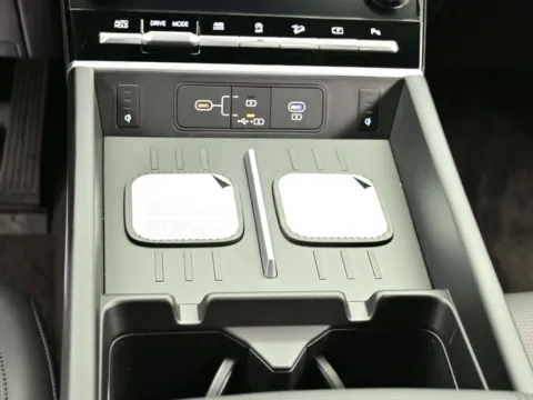 More photos of 2026 Hyundai Santa Fe Limited at Dorsett Hyundai, IN