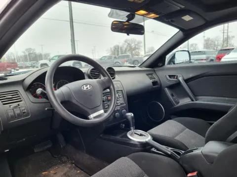 More photos of 2003 Hyundai Tiburon at Dorsett Hyundai, IN