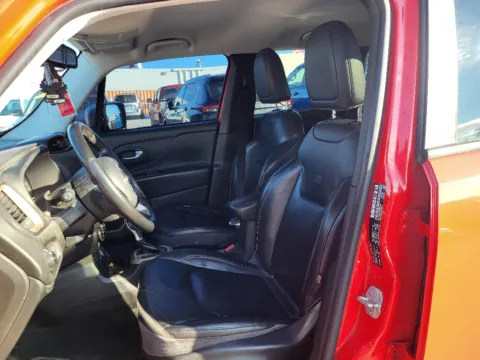 More photos of 2016 Jeep Renegade Limited at Dorsett Hyundai, IN