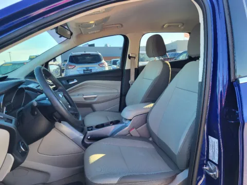 Photos of 2015 Ford Escape SE for sale in Terre Haute, IN at Dorsett Hyundai