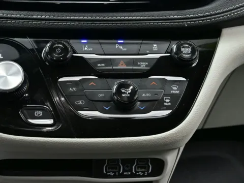 More photos of 2024 Chrysler Pacifica Hybrid Select at Dorsett Hyundai, IN