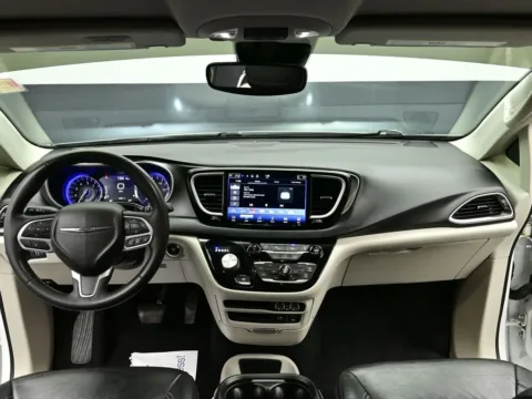 Photos of 2022 Chrysler Pacifica Touring L for sale in Terre Haute, IN at Dorsett Hyundai