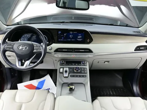 Photos of 2021 Hyundai Palisade Limited for sale in Terre Haute, IN at Dorsett Hyundai