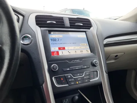 More photos of 2019 Ford Fusion Hybrid SEL at Dorsett Hyundai, IN