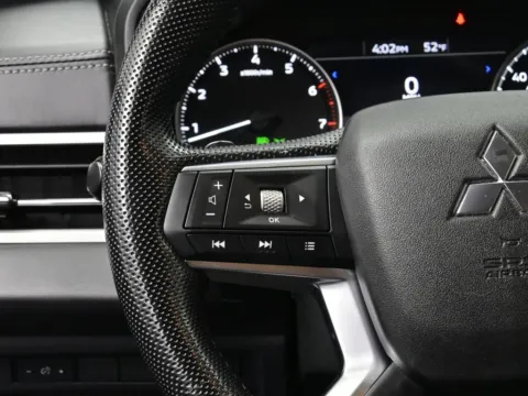 More photos of 2023 Mitsubishi Outlander SE Special Edition at Dorsett Hyundai, IN