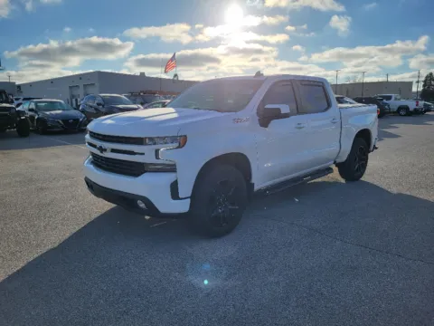 White 2022 Chevrolet Silverado 1500 RST for sale in Terre Haute, IN