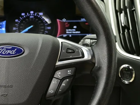 More photos of 2016 Ford Edge SEL at Dorsett Hyundai, IN