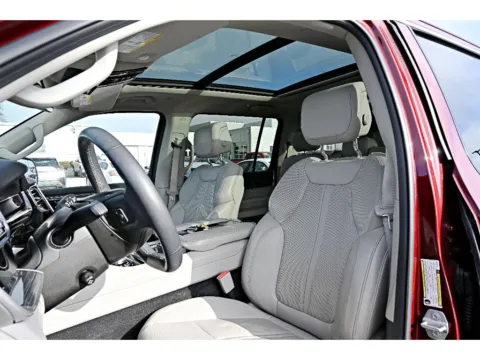 Photos of 2022 Jeep Wagoneer Series III for sale in Terre Haute, IN at Dorsett Hyundai