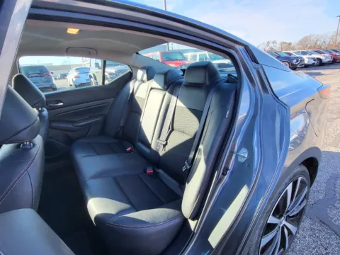 More photos of 2022 Nissan Altima 2.5 SR at Dorsett Hyundai, IN