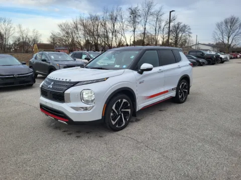 White 2024 Mitsubishi Outlander PHEV SE for sale in Terre Haute, IN