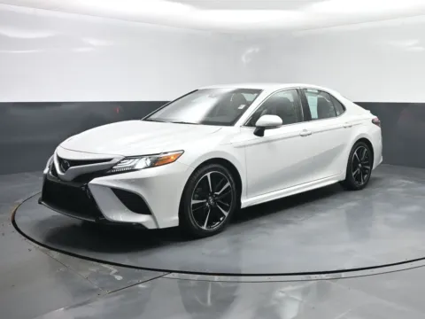 White 2018 Toyota Camry XSE for sale in Terre Haute, IN