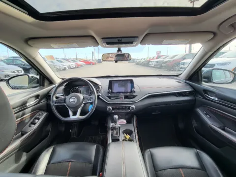 More photos of 2019 Nissan Altima 2.5 SR at Dorsett Hyundai, IN