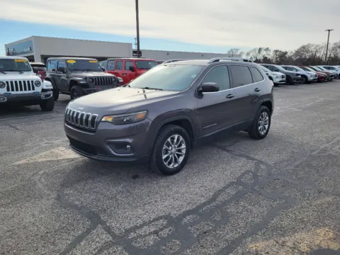 Gray 2020 Jeep Cherokee Latitude Plus for sale in Terre Haute, IN