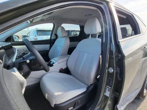 Photos of 2025 Hyundai Tucson SEL for sale in Terre Haute, IN at Dorsett Hyundai