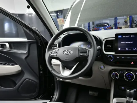 More photos of 2025 Hyundai Venue SEL at Dorsett Hyundai, IN