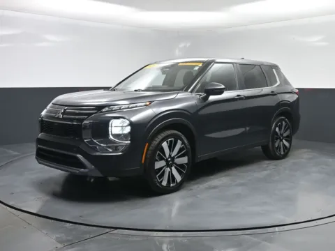 Gray 2025 Mitsubishi Outlander SE for sale in Terre Haute, IN