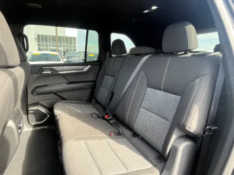 More photos of 2025 GMC Acadia FWD Elevation at Dorsett Hyundai, IN