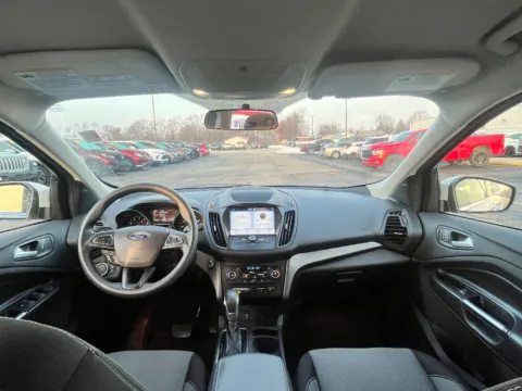 More photos of 2019 Ford Escape SE at Dorsett Hyundai, IN