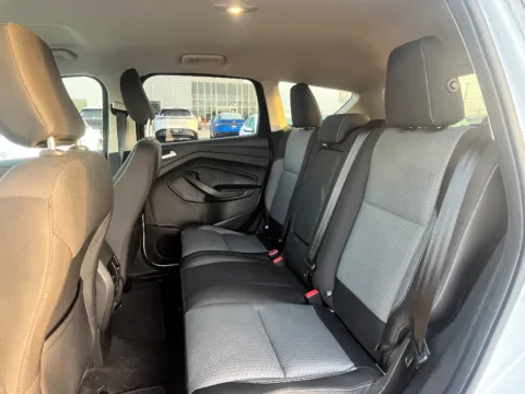 More photos of 2019 Ford Escape SE at Dorsett Hyundai, IN