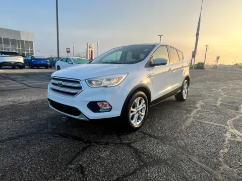White 2019 Ford Escape SE for sale in Terre Haute, IN