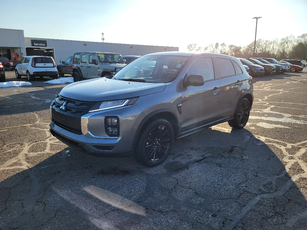2025 Mitsubishi Outlander Sport LE
