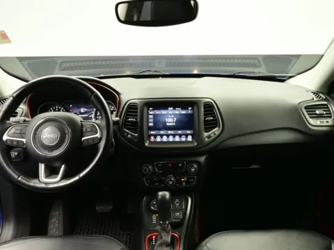 Photos of 2019 Jeep Compass Trailhawk for sale in Terre Haute, IN at Dorsett Hyundai