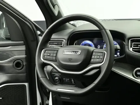 More photos of 2024 Jeep Wagoneer L Series II at Dorsett Hyundai, IN