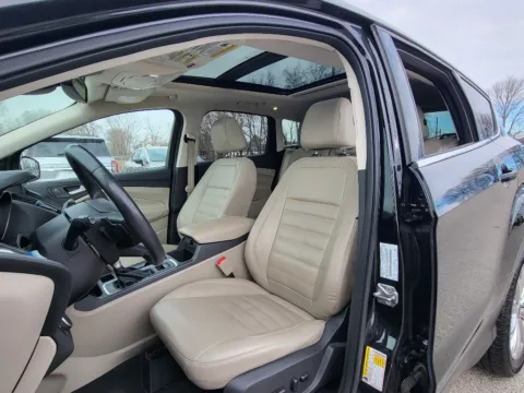 More photos of 2017 Ford Escape Titanium at Dorsett Hyundai, IN