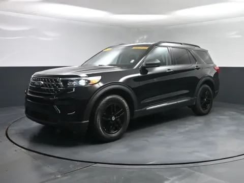 Black 2023 Ford Explorer XLT for sale in Terre Haute, IN