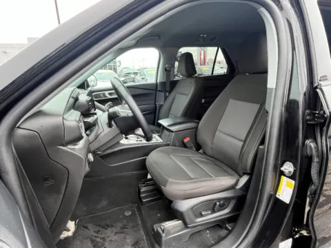 Photos of 2023 Ford Explorer XLT for sale in Terre Haute, IN at Dorsett Hyundai