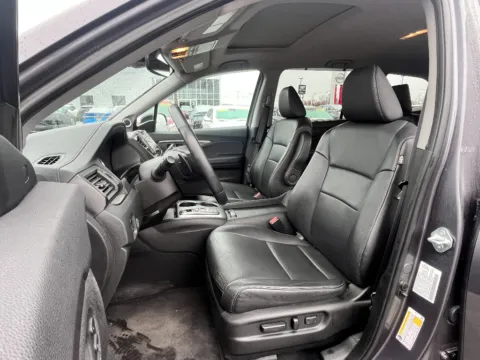 More photos of 2022 Honda Pilot EX-L at Dorsett Hyundai, IN