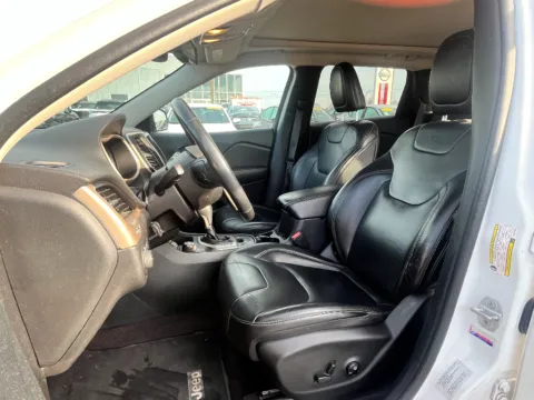 Photos of 2016 Jeep Cherokee Limited for sale in Terre Haute, IN at Dorsett Hyundai