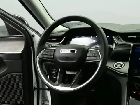 More photos of 2023 Jeep Grand Cherokee L Limited at Dorsett Hyundai, IN